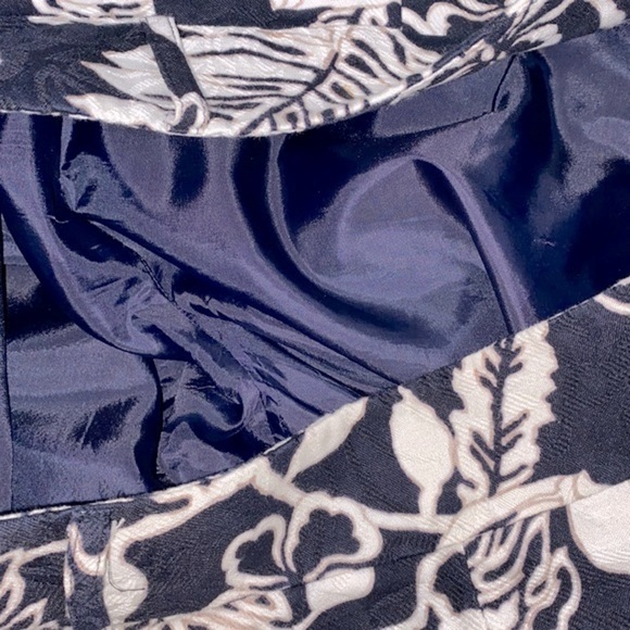 Talbots floral embossed pants size 6 - Picture 11 of 12